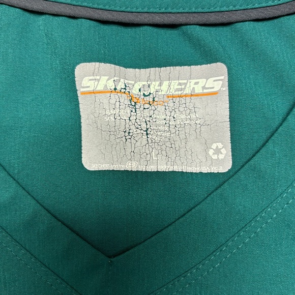 Set of two Skechers by Barco Breeze Women's 3-Pocket STRETCH V-Neck Scrub Top - Picture 11 of 12